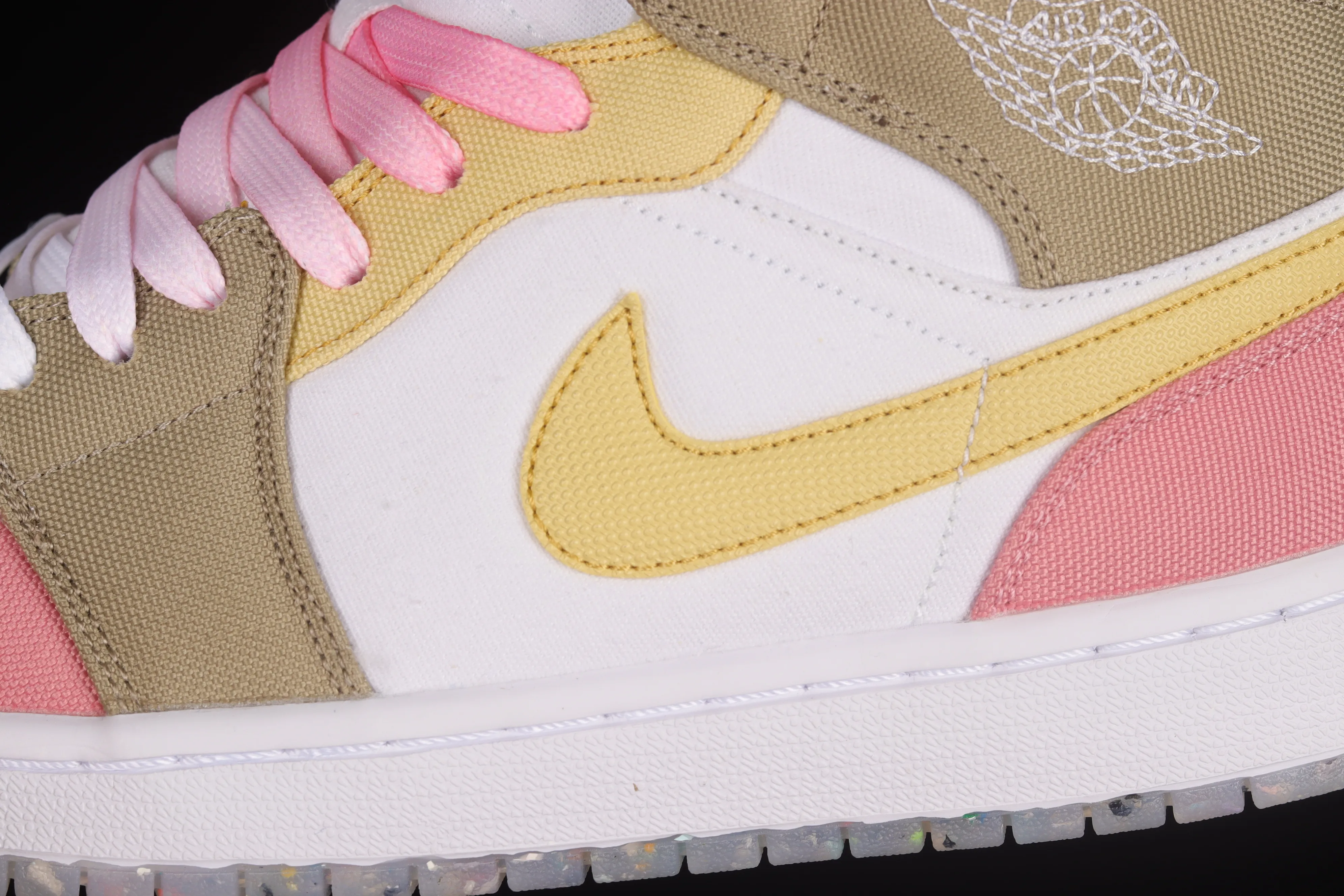 All categories Air Jordan Jordan series basketball shoes Air Jordan 1 Mid Air Jordan 1 Mid AJ1 candy powder Zhongbang basketball shoes DJ0338-100